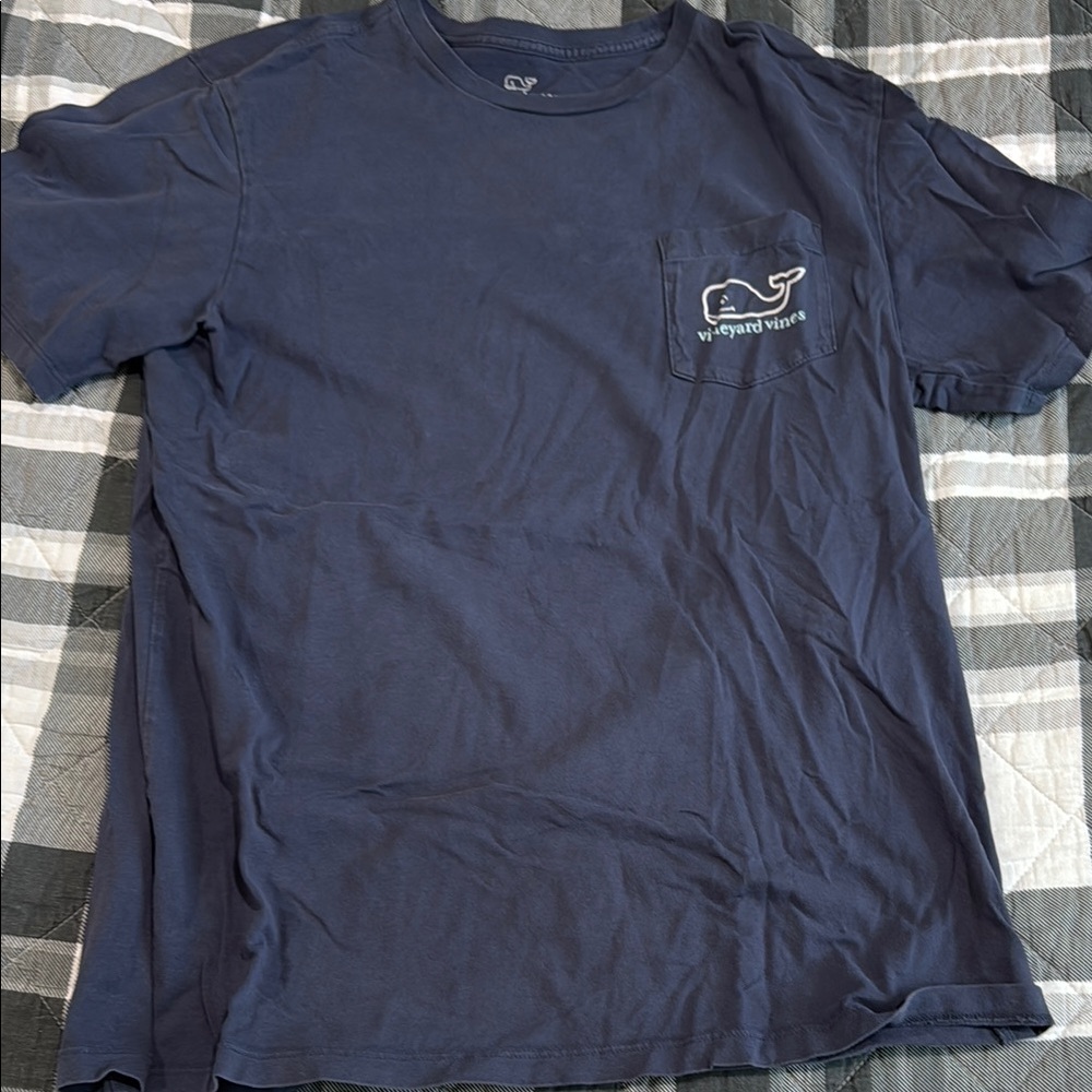 Vineyard Vine's Men's T-Shirt Size M